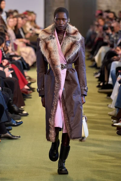 Look 2